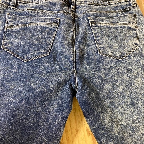 YMI Jeans Distressed Mid-Rise Skinny Jeans. - Picture 8 of 10
